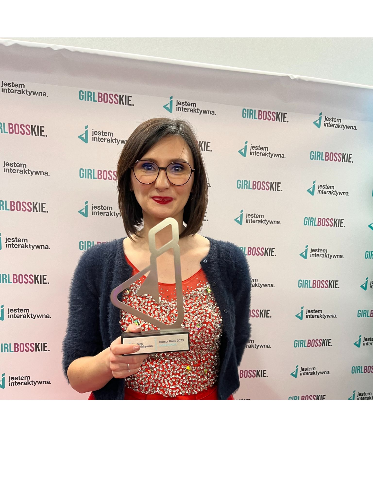 Karolina ze statuetką Kursor Roku